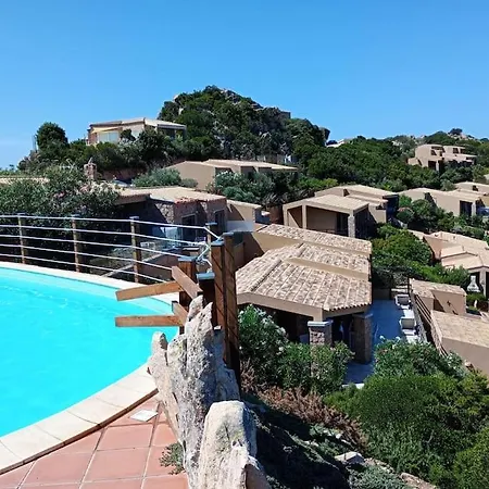 L'incantu, Costa Paradiso, Li Cossi * Costa Paradiso